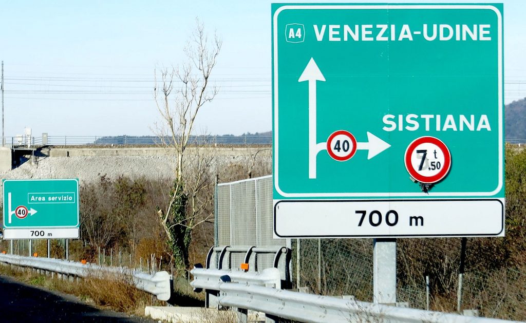 Italian highways- Italy from the inside