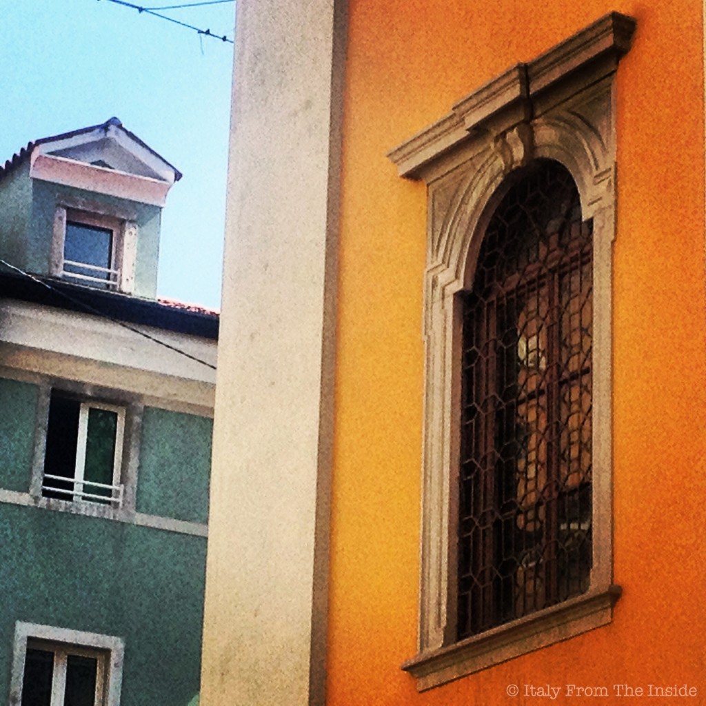 Houses of color- Italy from the Inside